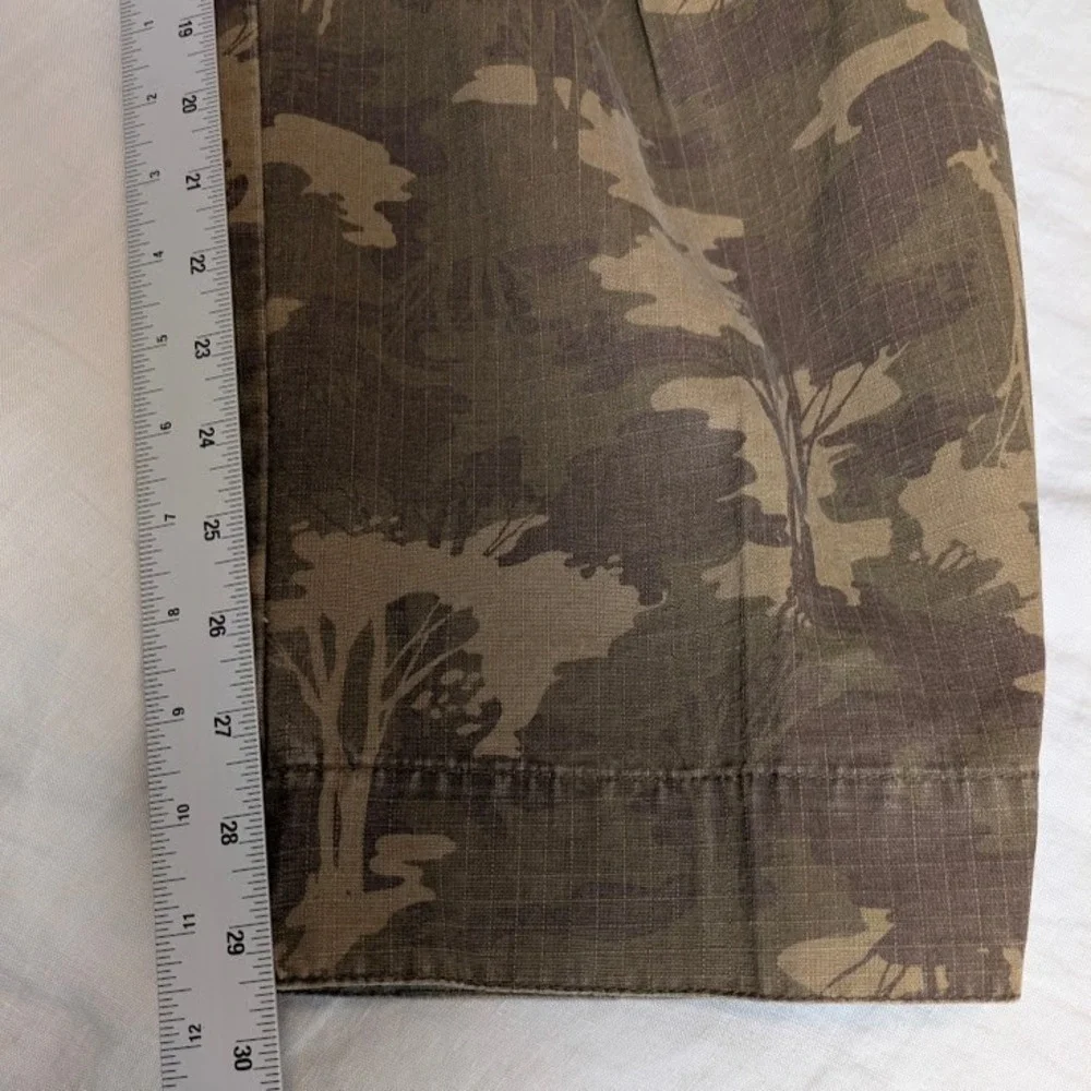 Eddie Bauer labeled 35x30